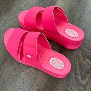 HEYDUDE DELRAY SLIDE MONO - ELECTRIC PINK SiZE 8